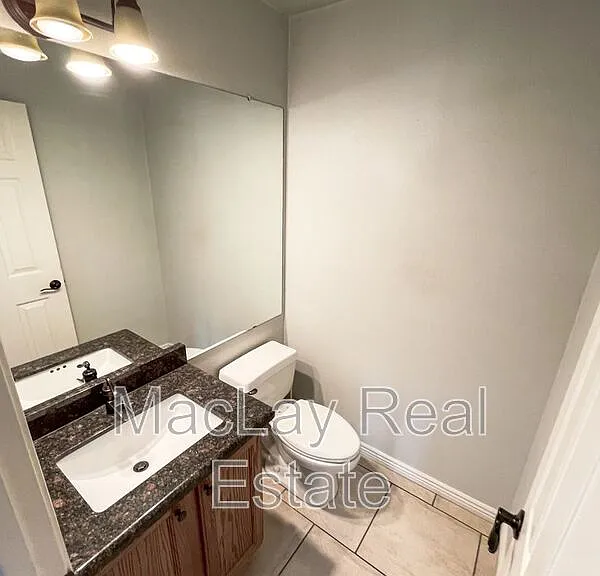 4645 E Kelly Dr — Photo 11