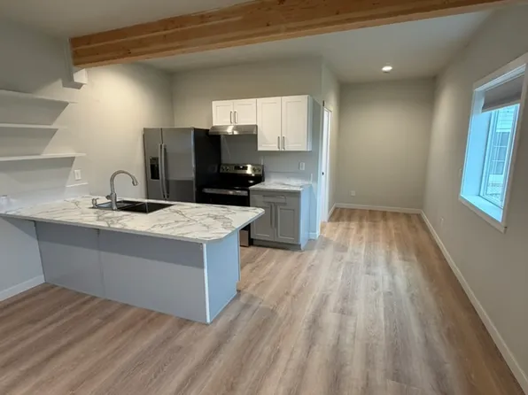 20009 Langaunet Ln NE #101, Poulsbo, WA 98370