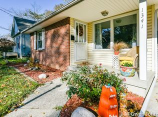 1341 Johnston St SE, Grand Rapids, MI 49507