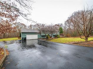 5 Red Coach Dr, Coventry, RI 02816