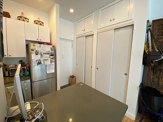Rented by Buchbinder & Warren | media 21