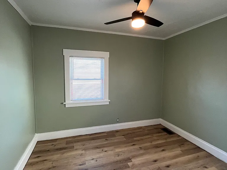 806 Marsh St — Photo 3
