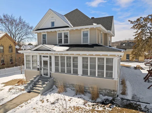 119 N Elm St, Chaska, MN 55318