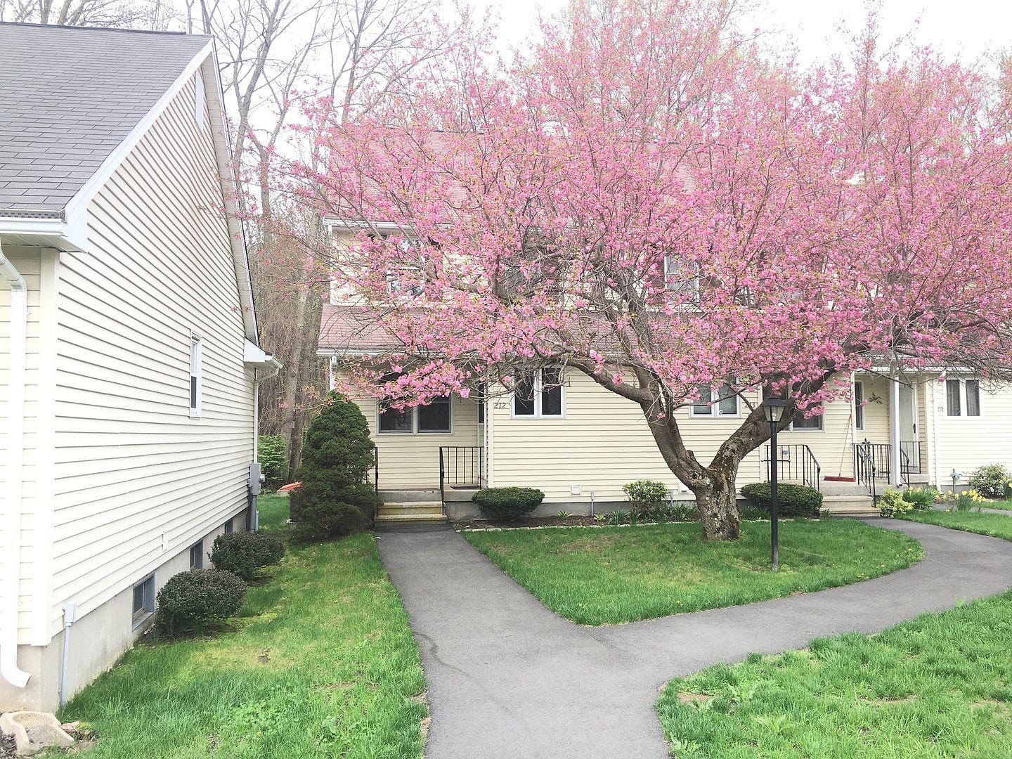 212 Oldefield Farms, Enfield, CT 06082 Zillow