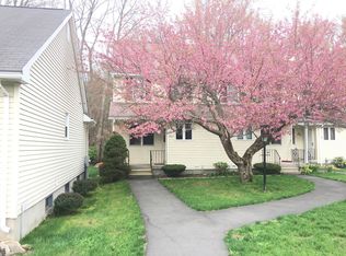 212 Oldefield Farms, Enfield, CT 06082