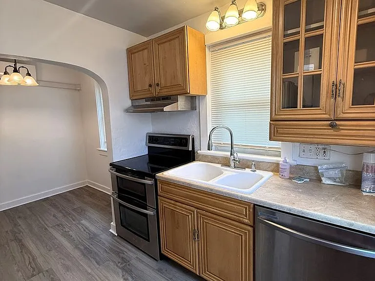 801 W Cherry St — Photo 5