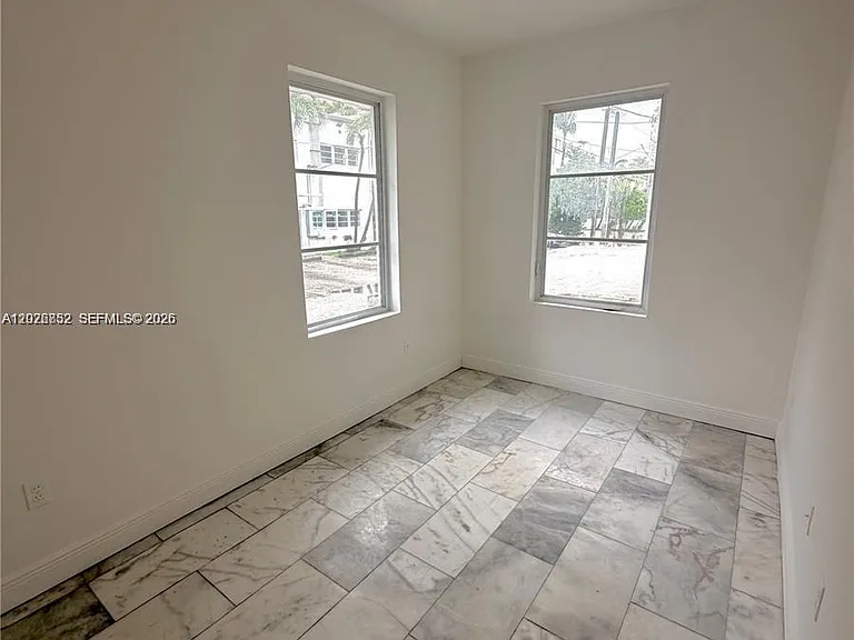 922 Jefferson Ave #6 — Photo 6