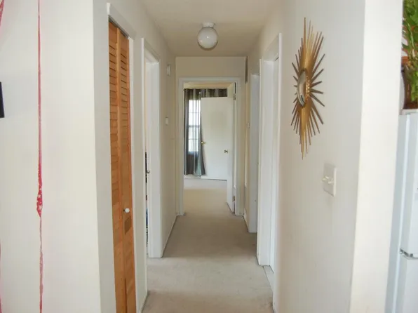 42 Kite Ct, Lawrence Township, NJ 08648