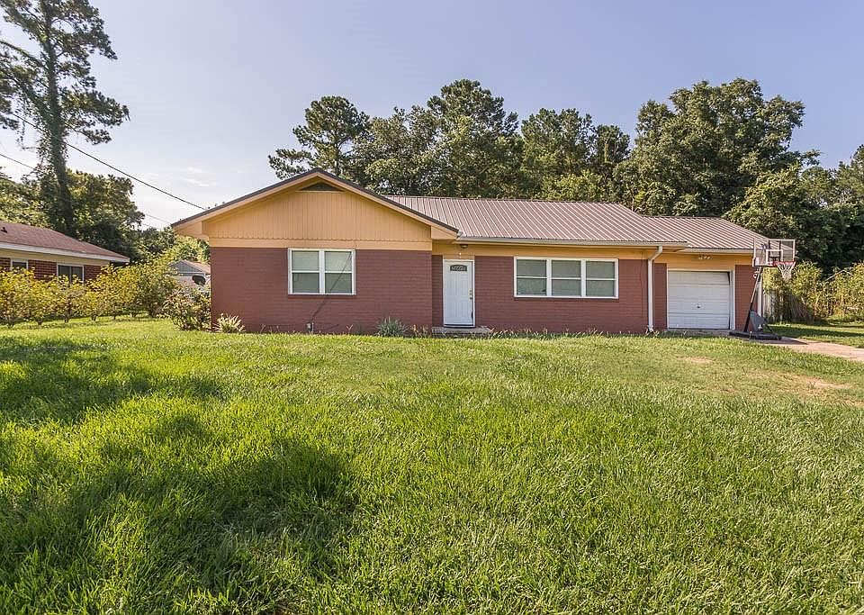 1st image of 123 S Lake Dr