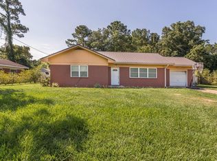 123 S Lake Dr, Brunswick, GA 31525