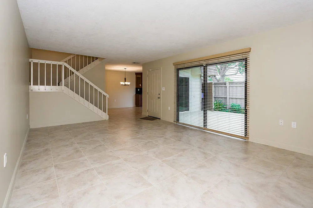 2 bed, 2.5 bath, 1236 sqft, $2,500 — Photo 3