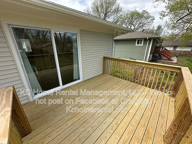 5012 Powell Ave — Photo 37