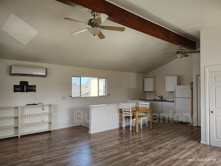 958 Terrace Ave — Photo 1
