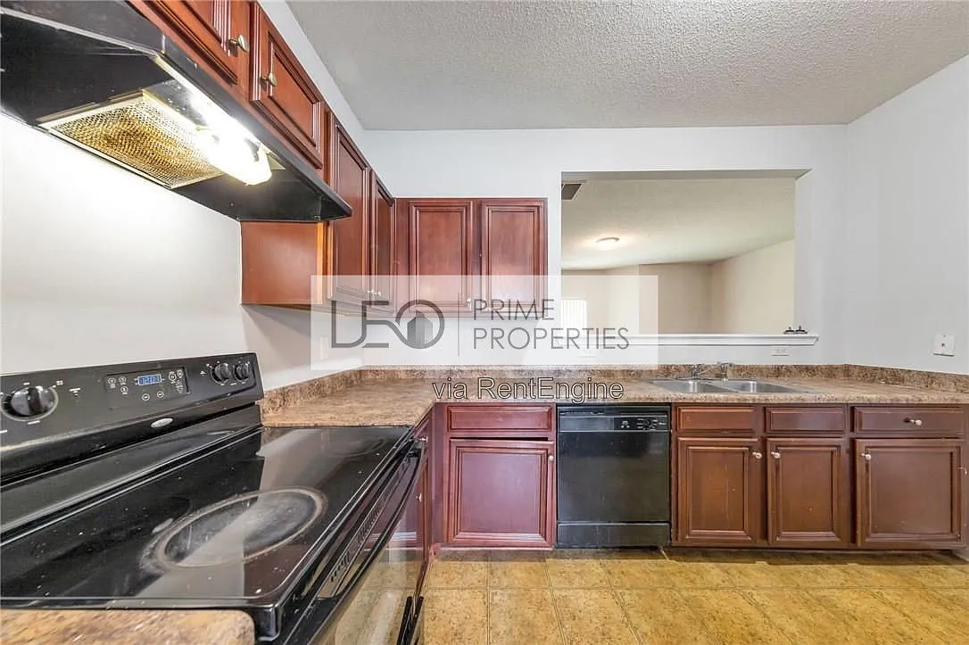 3 bed, 2.5 bath, 1544 sqft, $1,695 — Photo 2