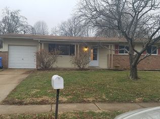 690 Charvel Dr, Florissant, MO