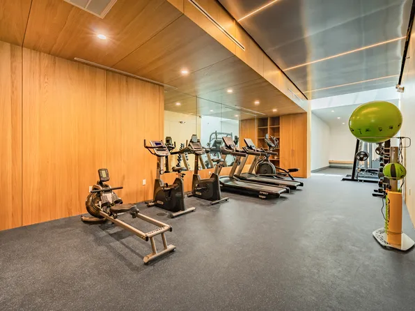 30-05 Vernon Boulevard image 13 of 14