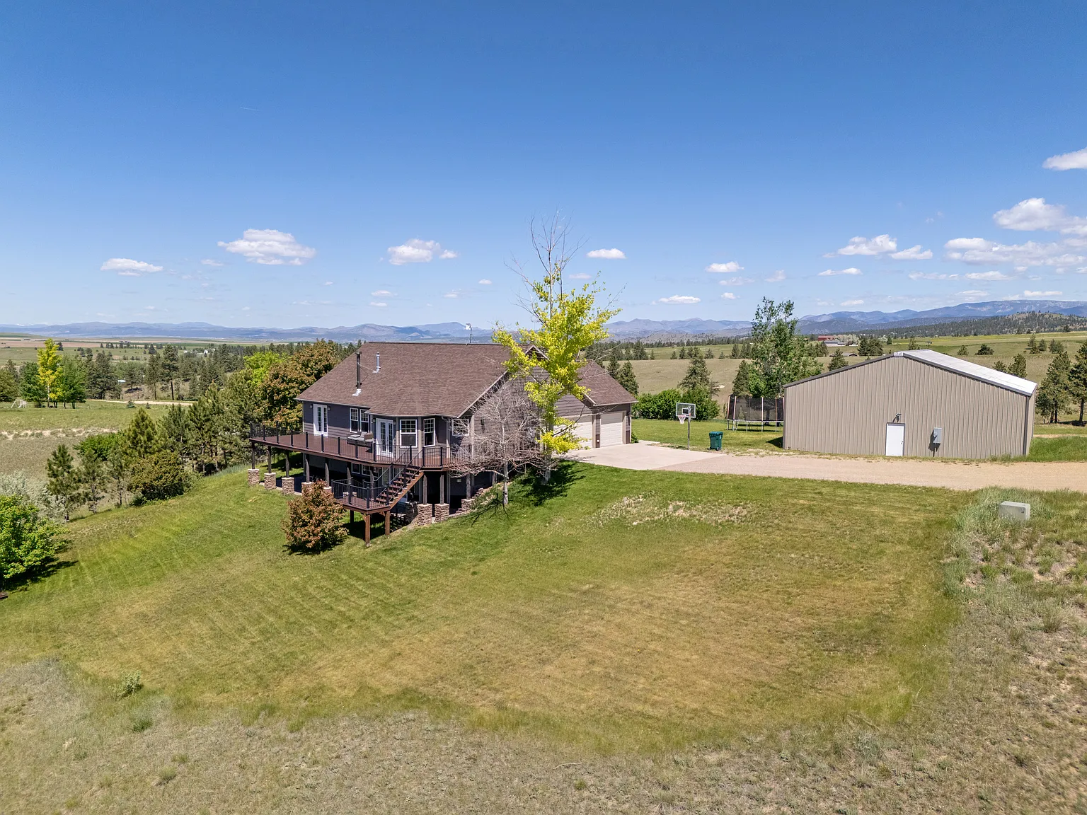5 bed, 3268 sqft, $4,000 — Photo 3
