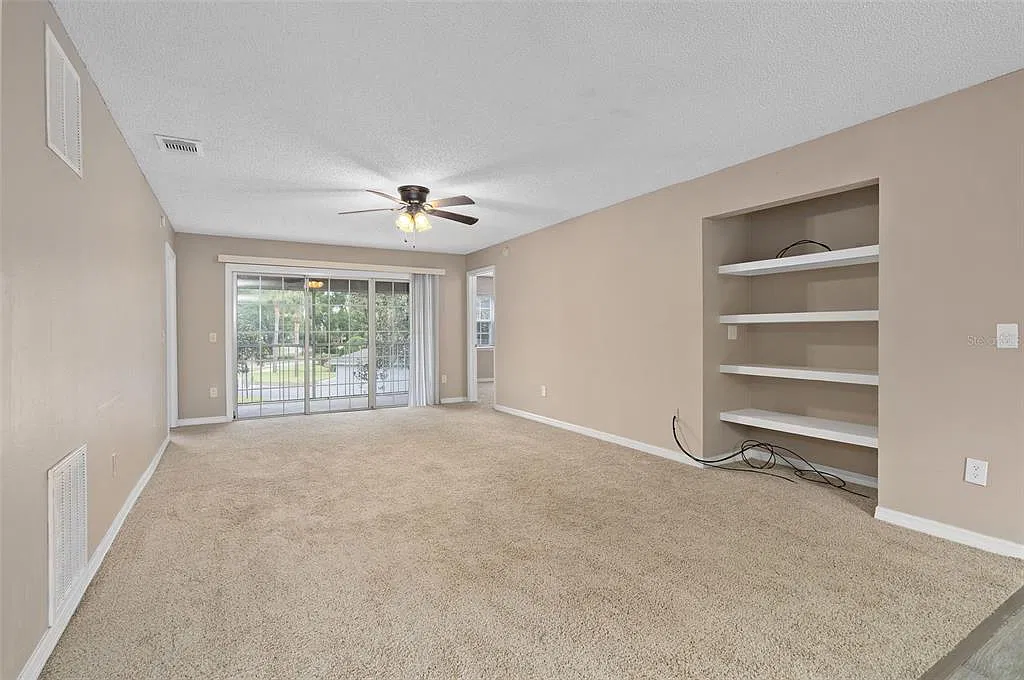 2 bed, 2.5 bath, 1365 sqft, $1,650 — Photo 4