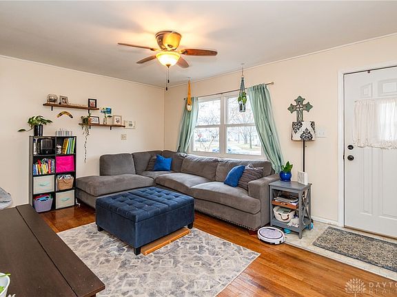 5th image of 713 Poplar St