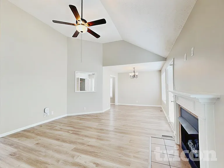 1616 Broad Cir — Photo 3