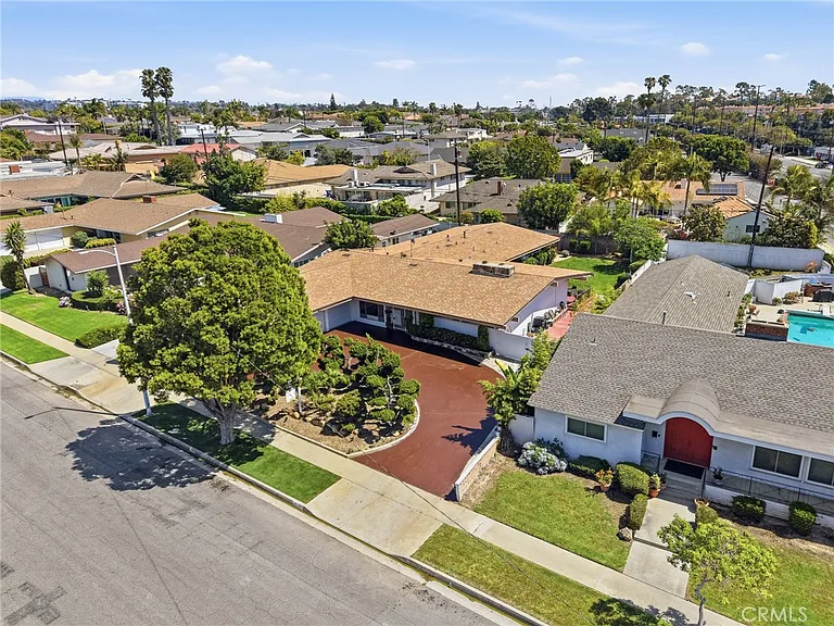 6732 Wooster Ave — Photo 44