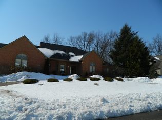 630 Woodsedge Ln, White Lake, MI