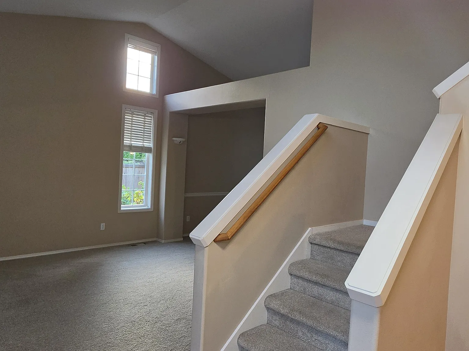 4 bed, 2.5 bath, 1929 sqft, $3,800 — Photo 4