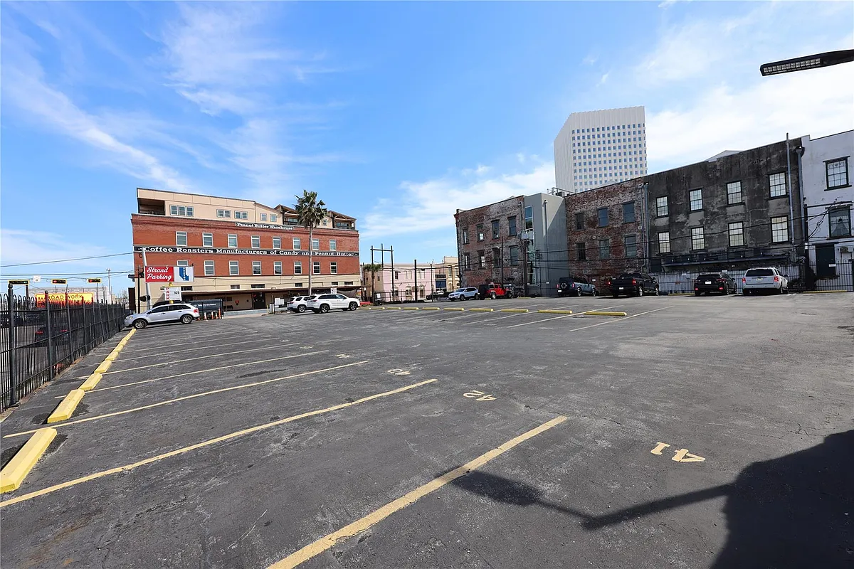 Building Photo - 1927 Harborside Dr #307