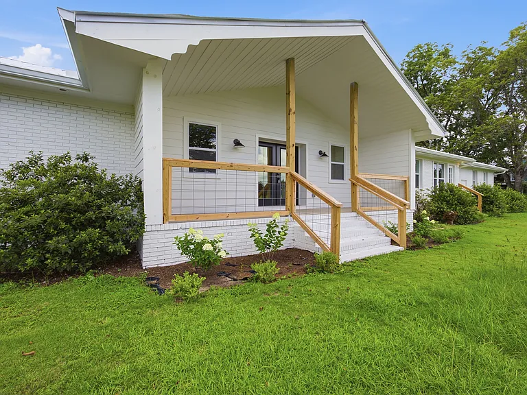 346 Cliett Rd — Photo 2