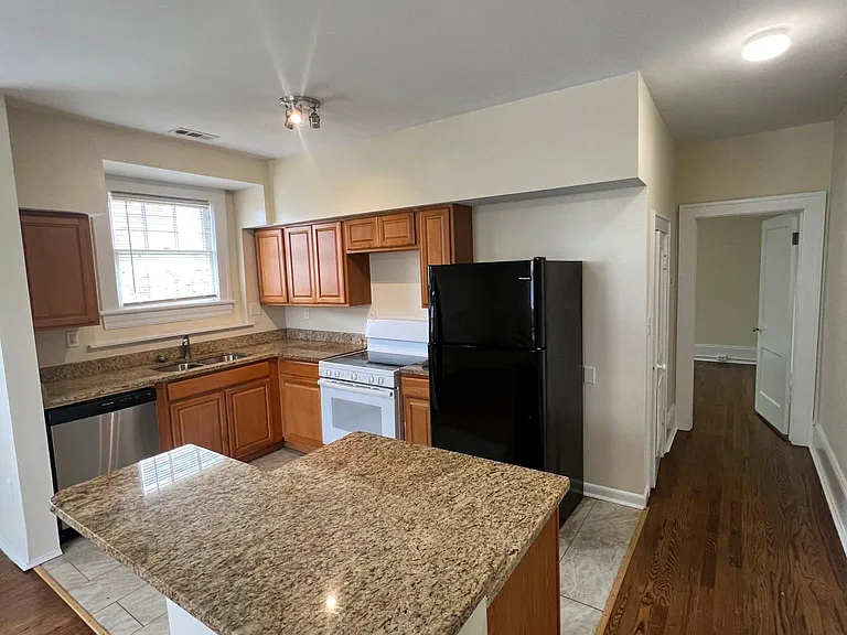 119 Albemarle Ave SW #C5 — Photo 3