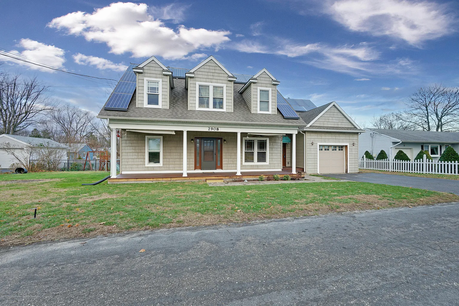 2908 Johnson St photo 1