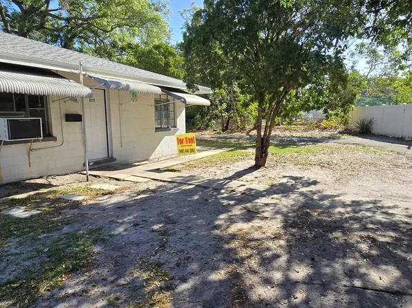 217 21st St E, Bradenton, FL 34208