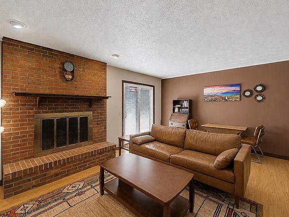 4th image of 1312 Parkwood Dr
