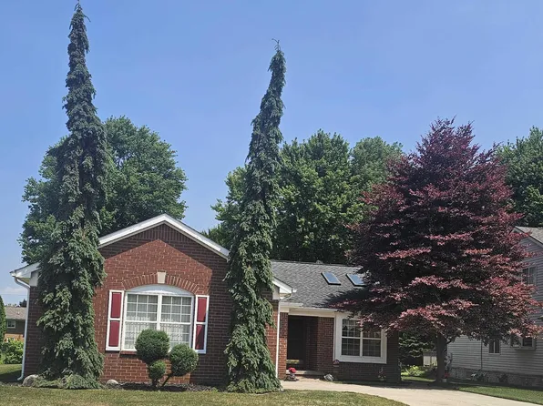 51810 Walnut Dr, Macomb, MI 48042