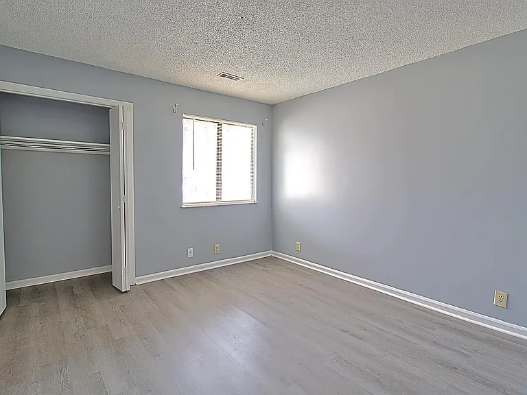 910 Brett Dr — Photo 13