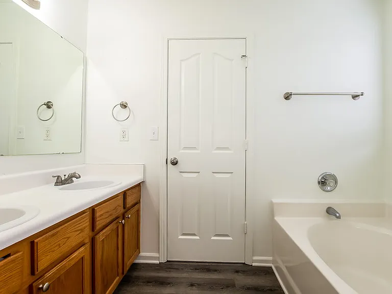 717 Aberdeen Glen Pl — Photo 12