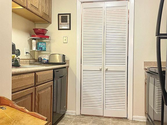 5th image of 1110 Audubon Ave APT 9