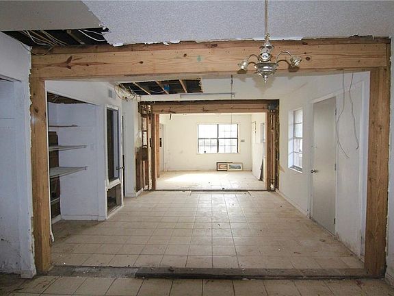 4th image of 1205 Aberdeen Dr