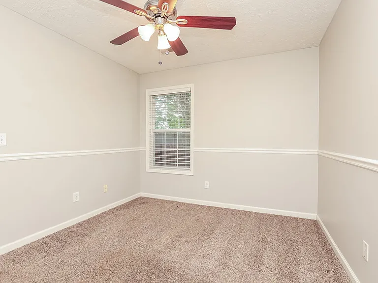 7004 Bridgewater Dr — Photo 15