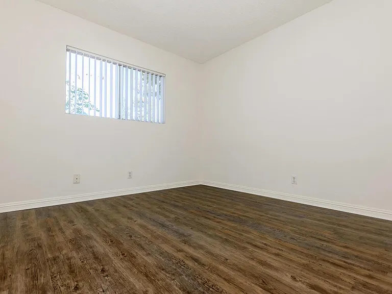 Woodglen Apartment Homes — Photo 37