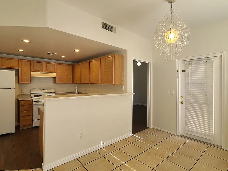 9580 W Reno Ave #180 — Photo 4