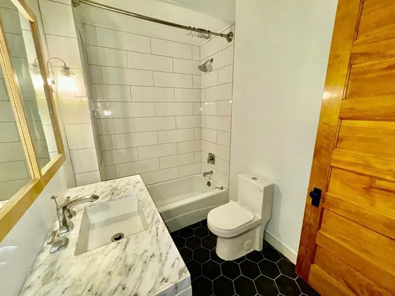 3033 3rd Ave S #1 — Photo 5