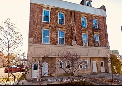 268 Talbot St Photo 1