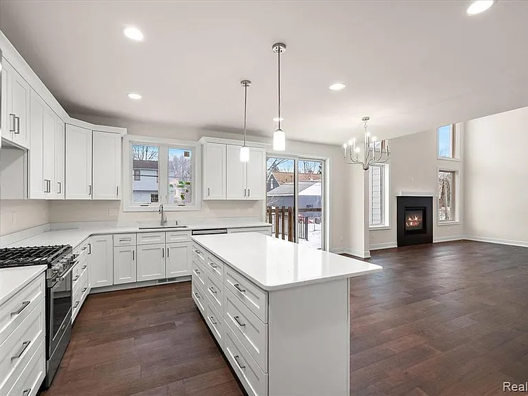 2911 Walsh Dr — Photo 22