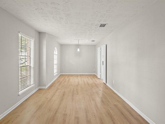 5th image of 22114 Merrymount Drive