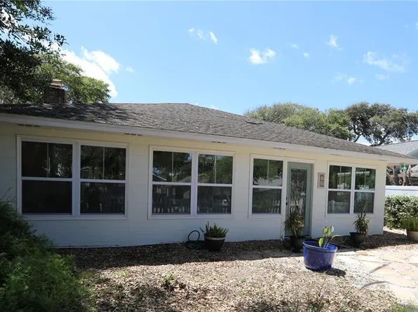 825 E 23rd Ave, New Smyrna Beach, FL 32169
