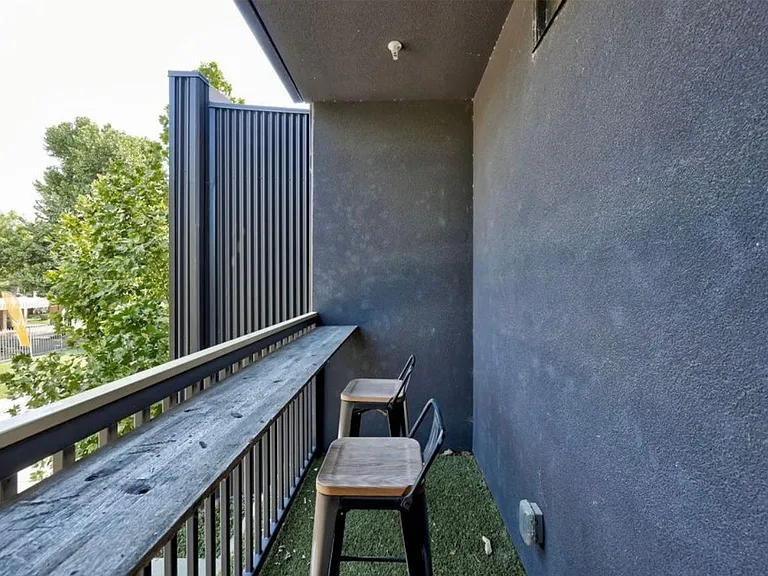 627 Couch Dr N #N-11 — Photo 17