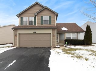 2475 Deerfield Dr, Aurora, IL 60506