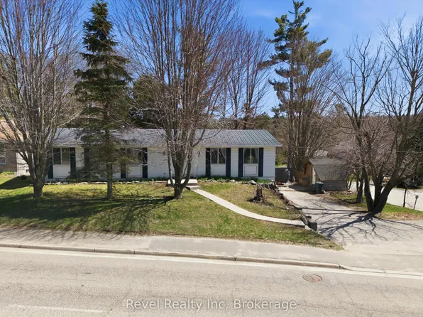 3 Wellington St, Bracebridge, ON P1L 1E8