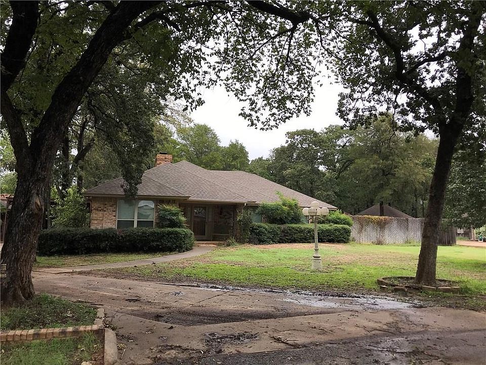 1st image of 11635 Oakwood Ln